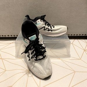 Women’s Nike sneakers